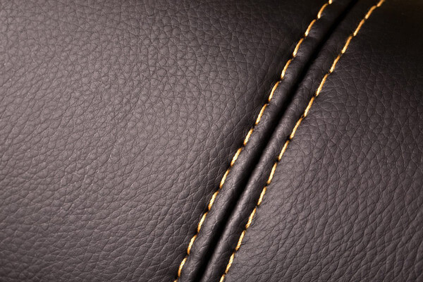 This is how a Lederland couch is built: the upholstery