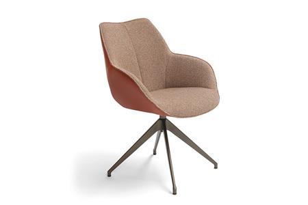 - Leather armchair , Model Brenda