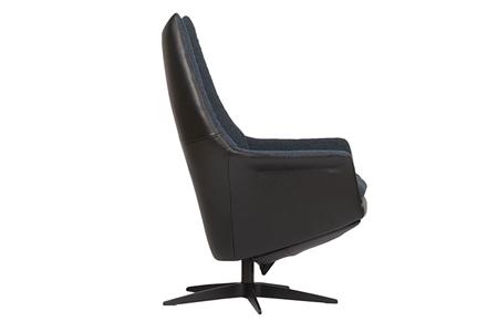  - Leather armchair , Model Graeham