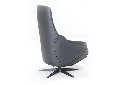  - Leather armchair , Model Tyson